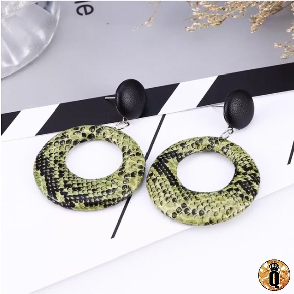 🔴5/$15⚠️𝗖𝗟𝗘𝗔𝗥𝗔𝗡𝗖𝗘⚠️ Green Earrings NEW - Picture 10 of 10